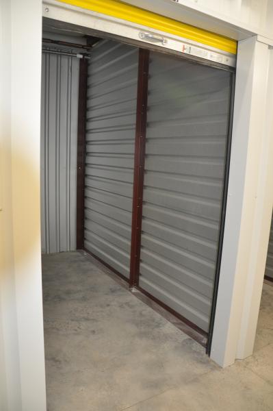 Our storage unit sizes can fit a few small items all the way up to an entire home's furnishings and automobiles. 